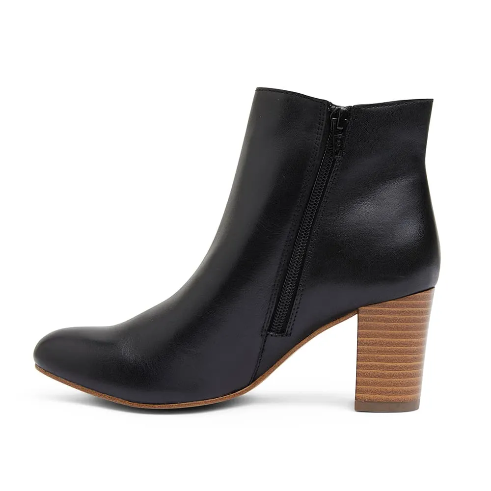 Gibson Boot in Black Leather