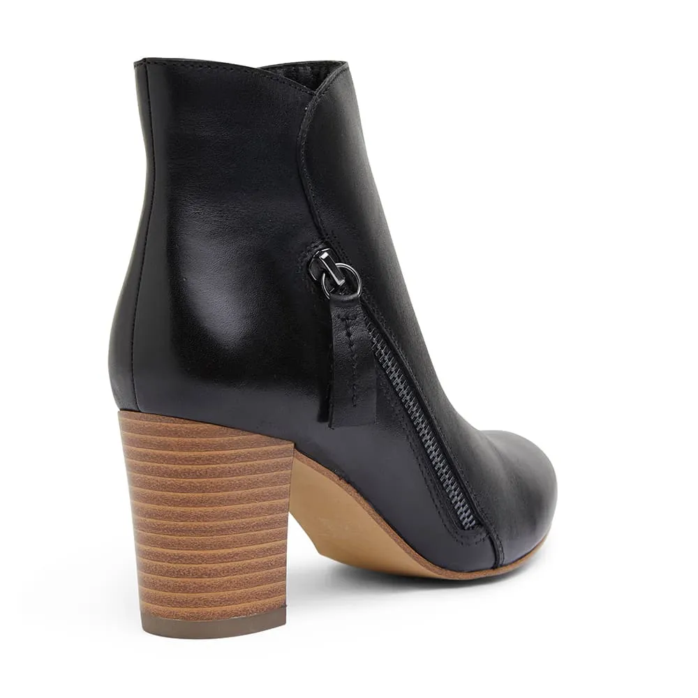 Gibson Boot in Black Leather
