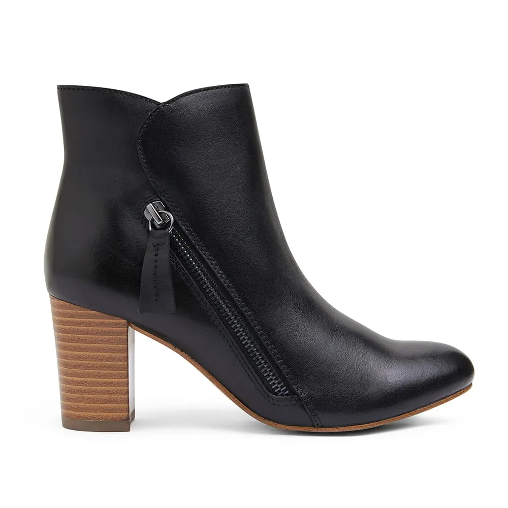 Gibson Boot in Black Leather